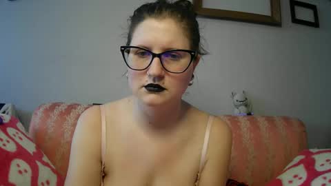 Snapshot of kunzitegoddess chatting on 01.19.25 Samantha online show from 01.19.25