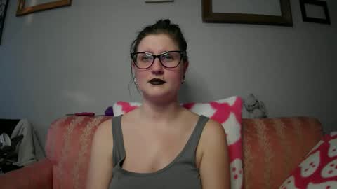 Snapshot of kunzitegoddess chatting on 01.19.25 Samantha online show from 01.19.25