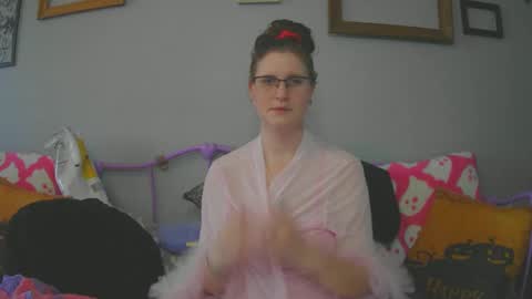 Snapshot of kunzitegoddess chatting on 02.27.25 Samantha online show from 02.27.25