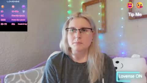 Snapshot of kunzitegoddess chatting on 02.06.26 Samantha online show from 02.06.26