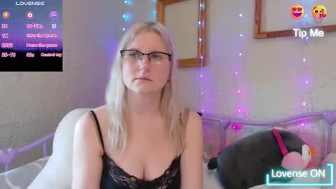 Snapshot of kunzitegoddess chatting on 02.08.26 Samantha online show from 02.08.26