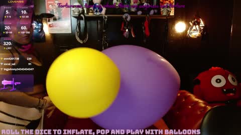 Fetiche Woman online show from 12.27.24