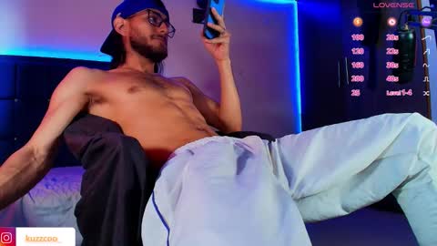 Snapshot of kuzzcoo chatting on 11.03.25 kuzzcoo online show from 11.03.25