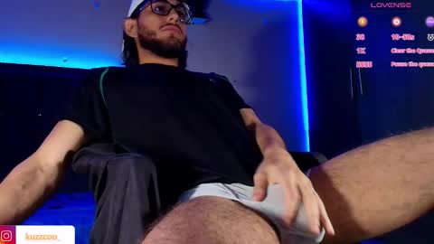 Snapshot of kuzzcoo chatting on 11.11.25 kuzzcoo online show from 11.11.25