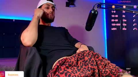 Snapshot of kuzzcoo chatting on 11.27.25 kuzzcoo online show from 11.27.25