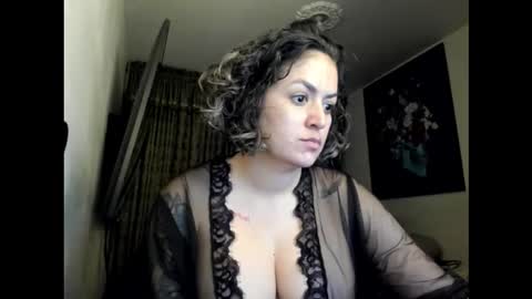 Snapshot of kyhara chatting on 01.15.26 kyhara online show from 01.15.26