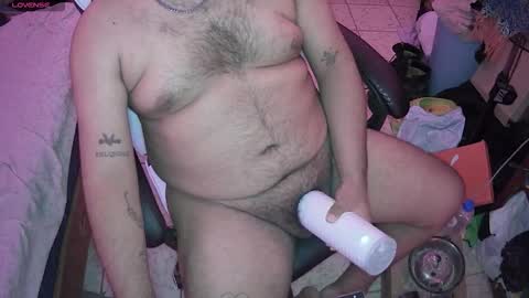 Snapshot of kyledonovvan chatting on 10.28.25 Kyle online show from 10.28.25