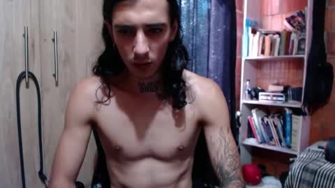 Snapshot of kyleer77 chatting on 11.01.25 kyleer77 online show from 11.01.25