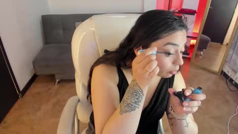 Snapshot of kylie_fire chatting on 12.03.25 kylie online show from 12.03.25