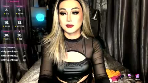 Snapshot of kylie_iyutera chatting on 01.04.25 kylie online show from 01.04.25