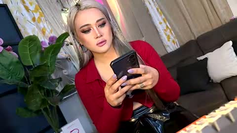 Snapshot of kylie_iyutera chatting on 07.24.26 kylie online show from 07.24.26
