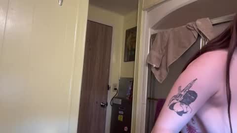 Snapshot of kylie_star30 chatting on 03.17.26 kylie_star30 online show from 03.17.26