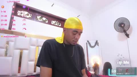 Snapshot of kylieandjhonny chatting on 12.24.24 Kaylie And Jhony online show from 12.24.24