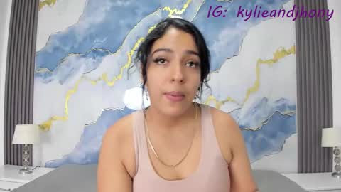 Snapshot of kylieandjhonny chatting on 10.01.25 Kaylie And Jhony online show from 10.01.25