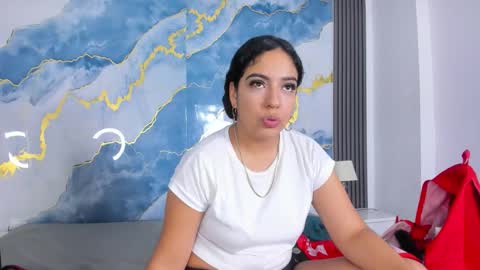 Snapshot of kylieandjhonny chatting on 12.21.25 Kaylie And Jhony online show from 12.21.25