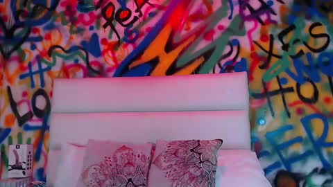 Snapshot of kyliebenson chatting on 02.04.25 Melissa online show from 02.04.25