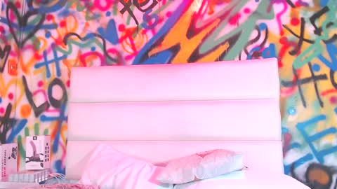 Snapshot of kyliebenson chatting on 02.04.25 Melissa online show from 02.04.25