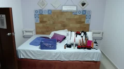 Snapshot of kyliebenson chatting on 11.29.25 Melissa online show from 11.29.25