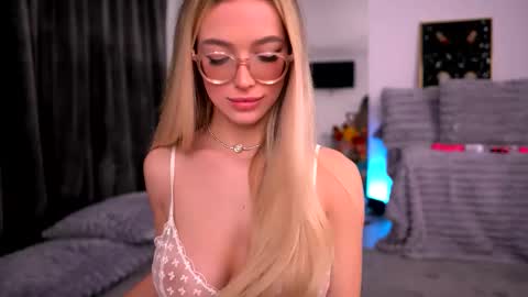 Kylie online show from 12.04.25