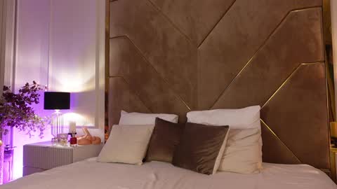 Kylie  online show from 01.27.25