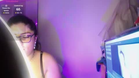 Snapshot of kylievoosx18 chatting on 06.08.26 kylievoosx online show from 06.08.26