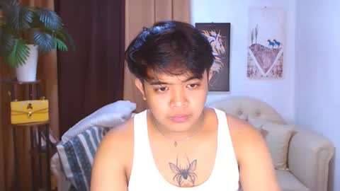 Snapshot of kyll_collins chatting on 11.05.25 kyll_collins online show from 11.05.25