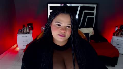 Snapshot of kym__x chatting on 11.10.25 kym online show from 11.10.25