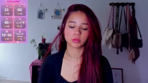 Snapshot of kyomi_beth chatting on 11.06.25 kyomi online show from 11.06.25