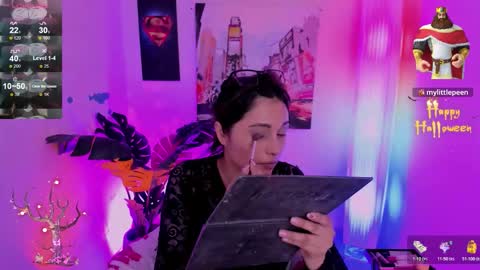 Snapshot of kyomi_chang chatting on 11.12.25 Kyomi online show from 11.12.25