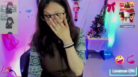 Snapshot of kyomi_chang chatting on 12.01.25 Kyomi online show from 12.01.25