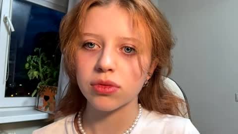 Snapshot of kyragraise chatting on 05.24.26 Kira online show from 05.24.26