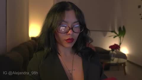 schedule 300 pm - 1100pm colombia time online show from 01.15.26