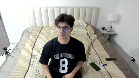 Snapshot of kyron__jobs chatting on 03.25.26 kyron online show from 03.25.26