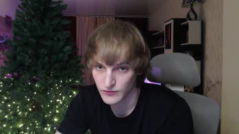 Snapshot of l1onkennedy chatting on 12.22.25 l1onkennedy online show from 12.22.25