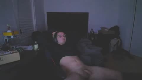 Snapshot of l3ossk chatting on 12.13.24 l3osskDaddy online show from 12.13.24