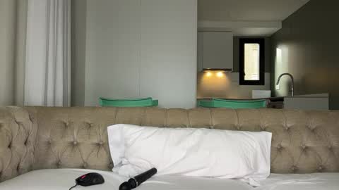 Julie online show from 09.27.25