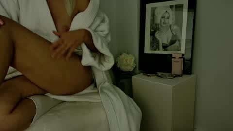 Sara Bella  online show from 12.01.24