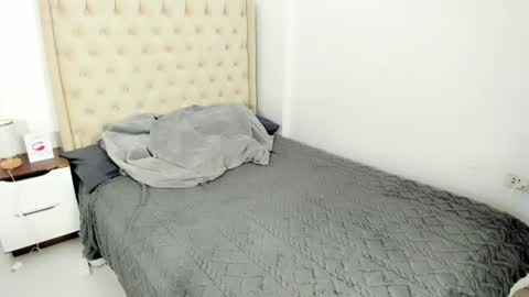 Snapshot of la_vida_lena_ chatting on 12.25.24 la_vida_lena_ online show from 12.25.24