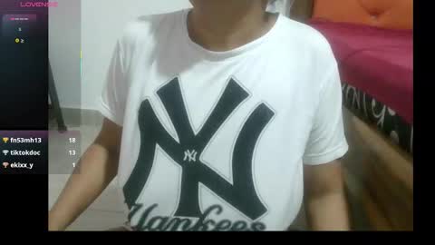 Snapshot of la_wuaifu1 chatting on 11.02.25 la_wuaifu1 online show from 11.02.25