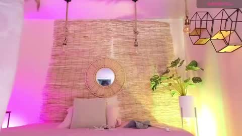 Cris  online show from 02.22.25