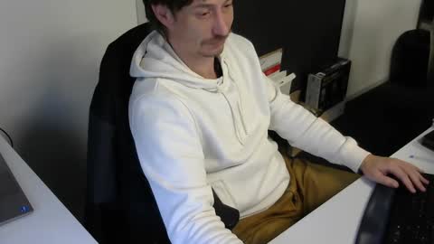 labelette007 online show from 12.12.24