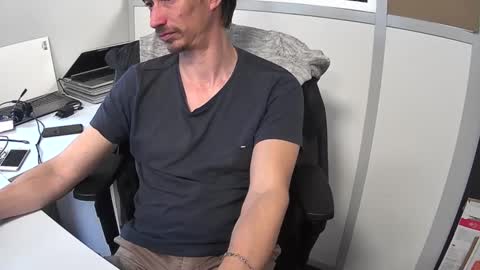 labelette007 online show from 12.18.24