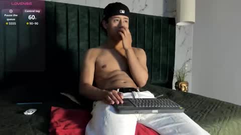 Snapshot of labrinthteasing chatting on 09.18.25 labrinthteasing online show from 09.18.25