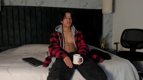 Snapshot of labrinthteasing chatting on 09.30.25 labrinthteasing online show from 09.30.25