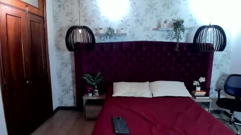 Snapshot of labrinthteasing chatting on 10.04.25 labrinthteasing online show from 10.04.25