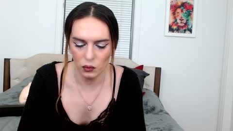 Lacey Phoenix online show from 02.05.25