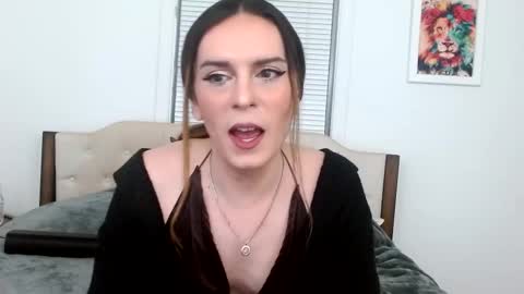 Lacey Phoenix online show from 02.17.25