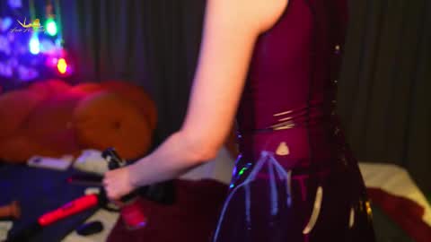 Latex Lacie online show from 02.05.26