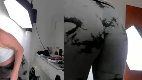 Snapshot of lacii_lost chatting on 10.18.25 LACI LOST online show from 10.18.25