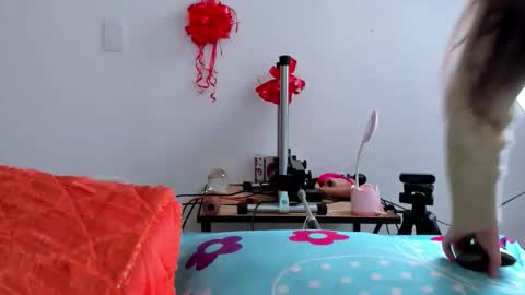 Snapshot of lacii_lost chatting on 02.25.26 LACI LOST online show from 02.25.26